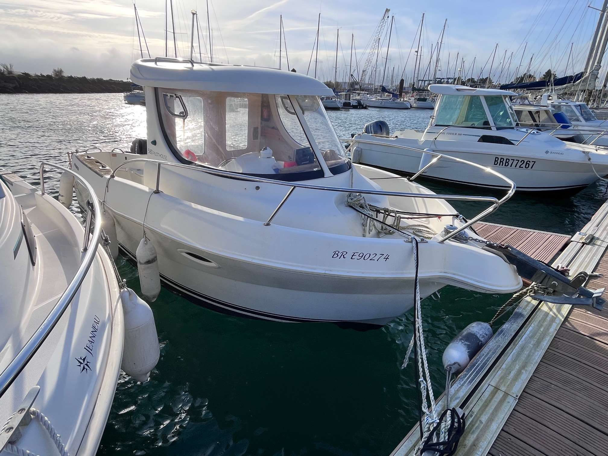 slider 2 Quicksilver  580 Pilothouse